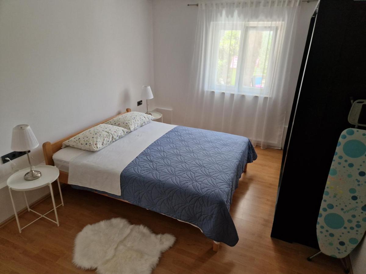 Apartman Jurjevic คิร์ก ภายนอก รูปภาพ
